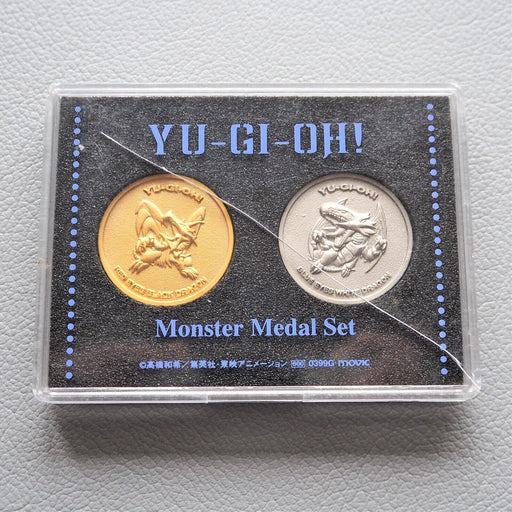 Yu-Gi-Oh TOEI Blue Eyes Red Eyes Vintage Monster Coin Medal MOVIE Promo Japan 01 | Merry Japanese TCG Shop